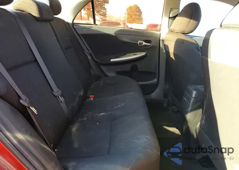 2011 Toyota Corolla Base z USA, uszkodzony, nr VIN 2T1BU4EE4BC733959